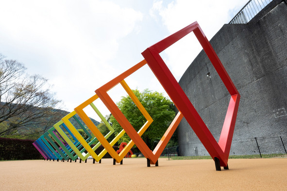 箱根 彫刻の森美術館 THE HAKONE OPEN-AIR MUSEUM - 開催情報 - 彫刻と芝生の新休憩エリア「ポケっと。」